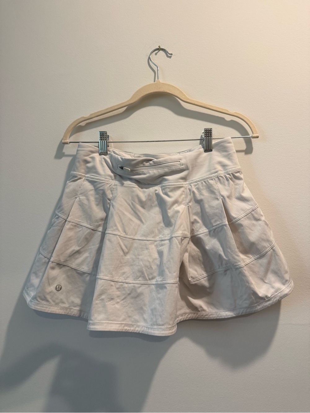 Lululemon Women’s Skort size 4 - Lightweight Tennis & Golf Short - Picture 2 of 4